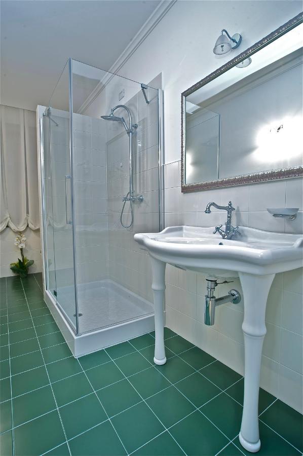 Design Suite Tirano Extérieur photo